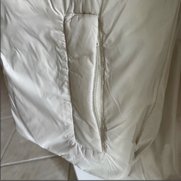 NWOT Athleta reversible down pulse jacket NWOT - Picture 9 of 12